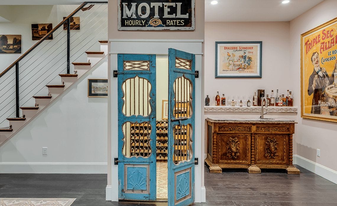 stairs-bar-wine-moroccan-door-sineath