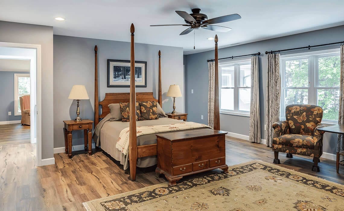 bedroom-wood-bed-sineath