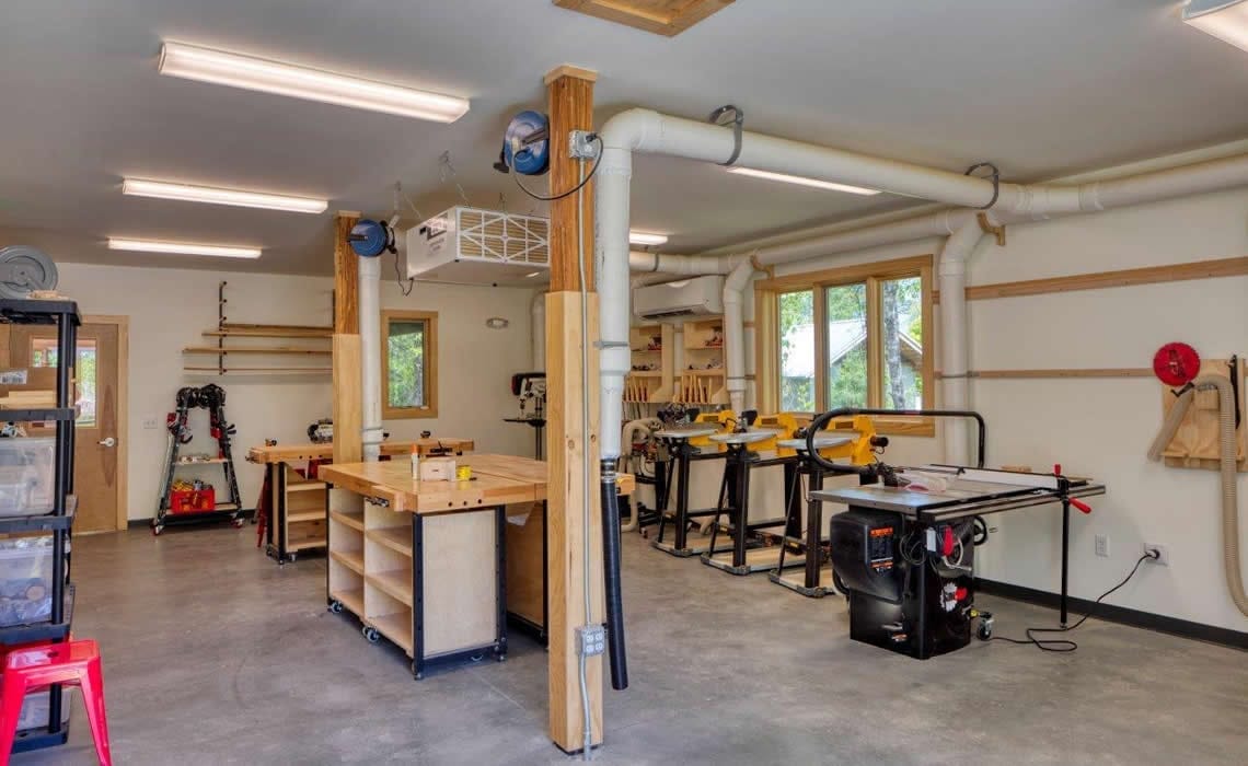 Work room with complex vacuum system in art building